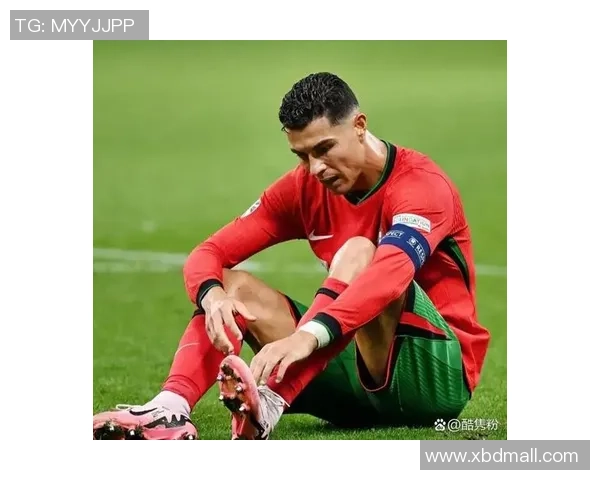 足球明星C罗的传奇生涯与场外影响力全解析